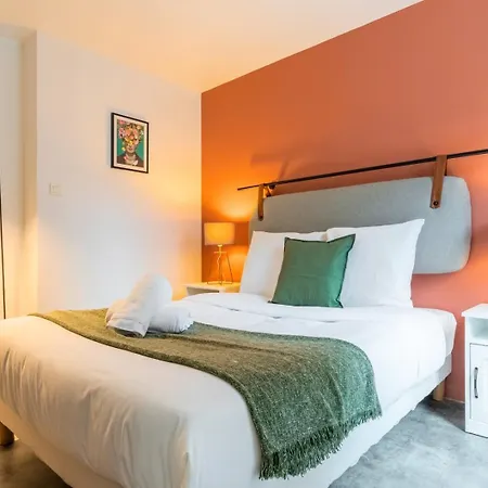 Spacious W Private Parking In Old *